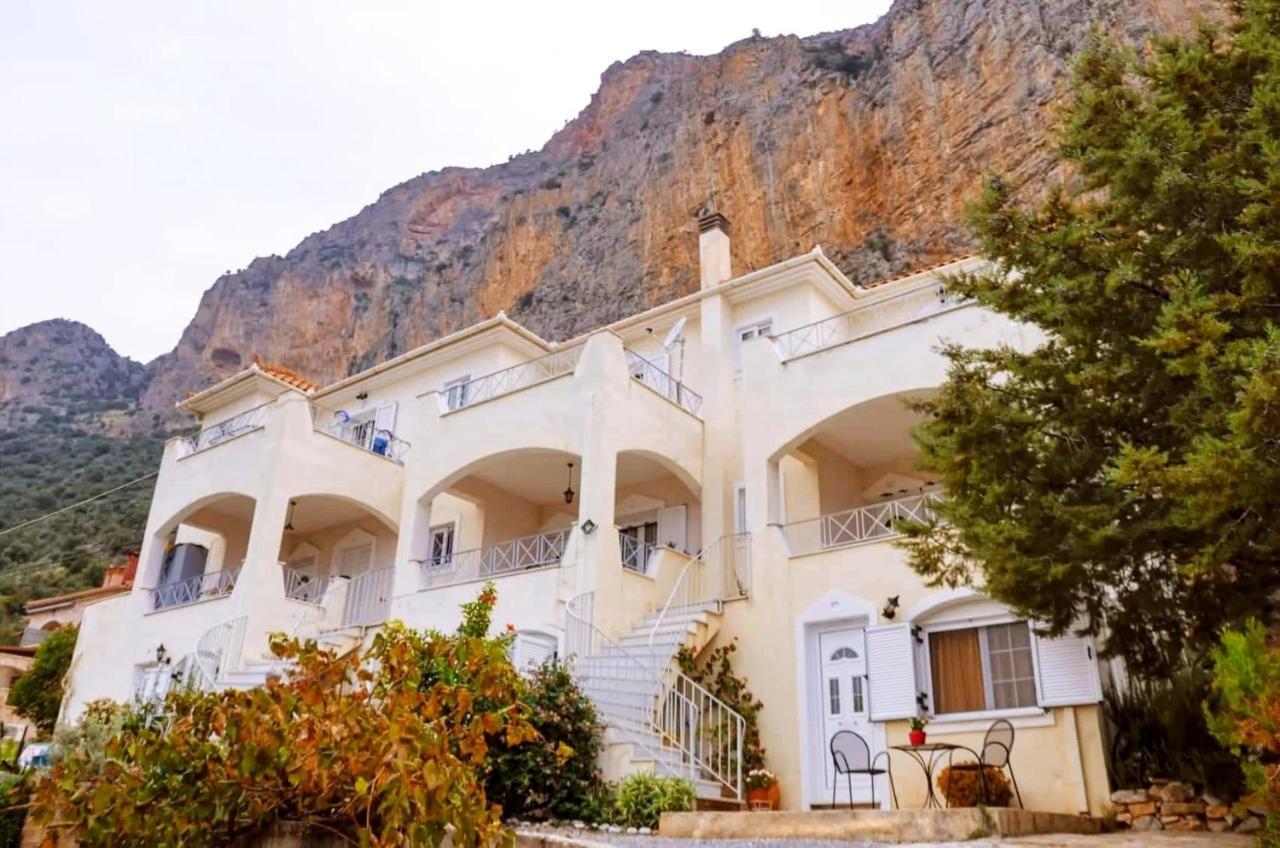 East Red Rock And View Leonidio Maisonette Studio 외부 사진