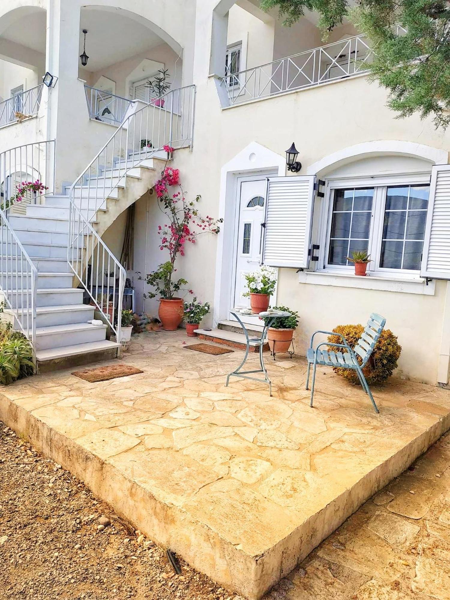 East Red Rock And View Leonidio Maisonette Studio 외부 사진