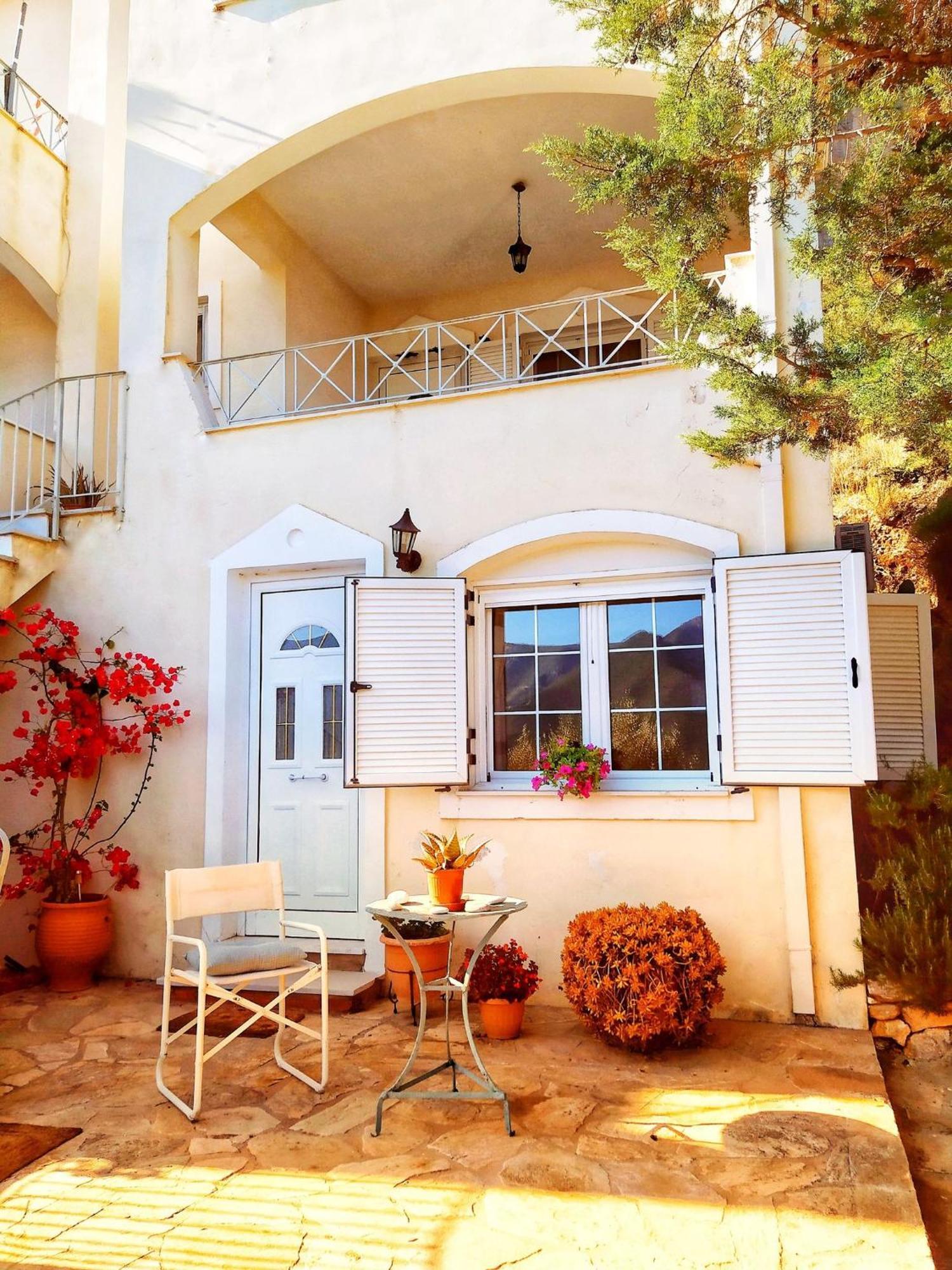 East Red Rock And View Leonidio Maisonette Studio 외부 사진